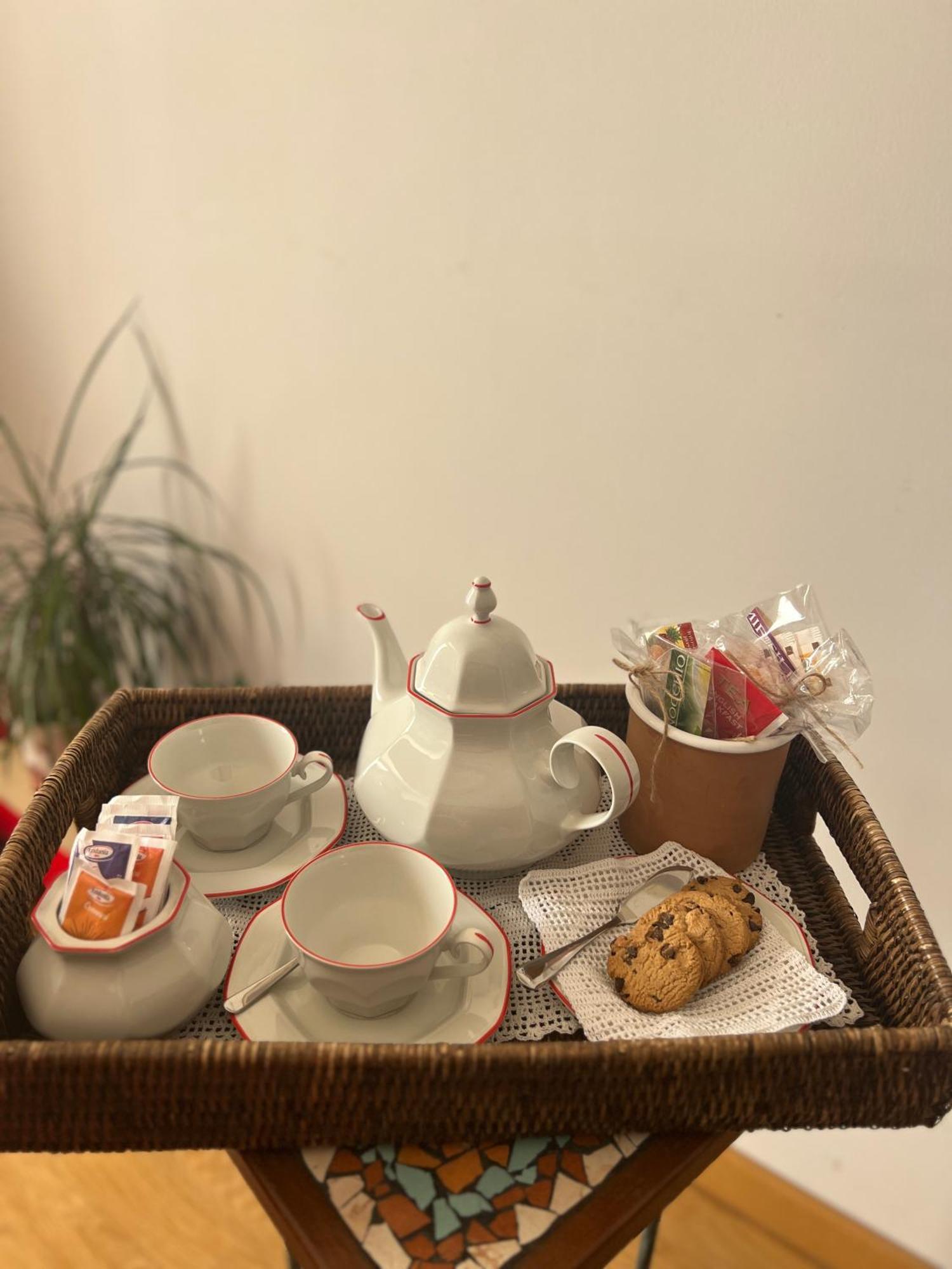 Il Giardino Della Reggia Bed & Breakfast Caserta Ngoại thất bức ảnh